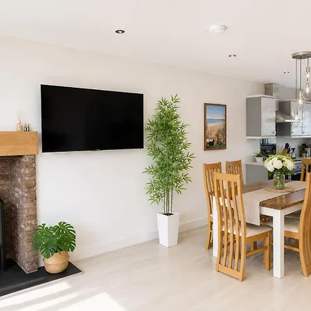 Rainbow's End At The Bay Filey, 2 Dogs Welcome, Sleeps 6 * Filey